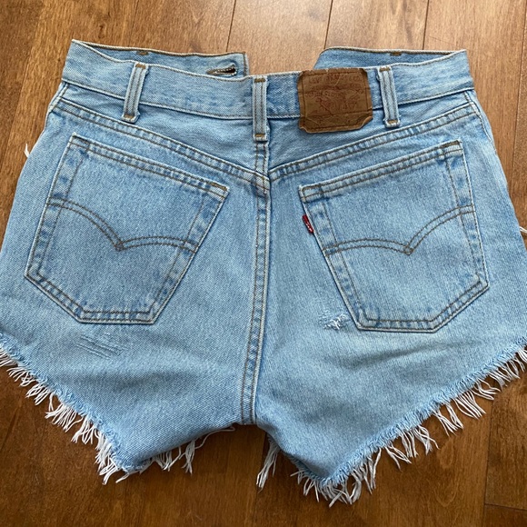 Levis Vintage Jean Shorts - Picture 4 of 4
